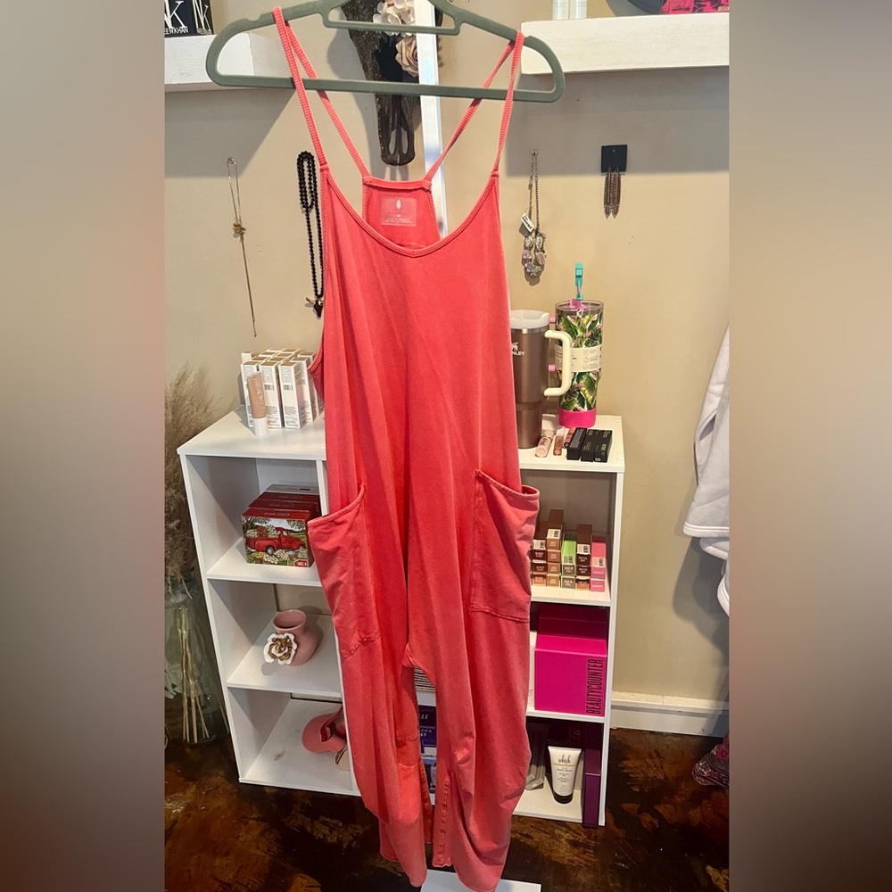 NWT Free Hot Shot Onesie in Red Apple - Discontinued Color - Picture 4 of 6